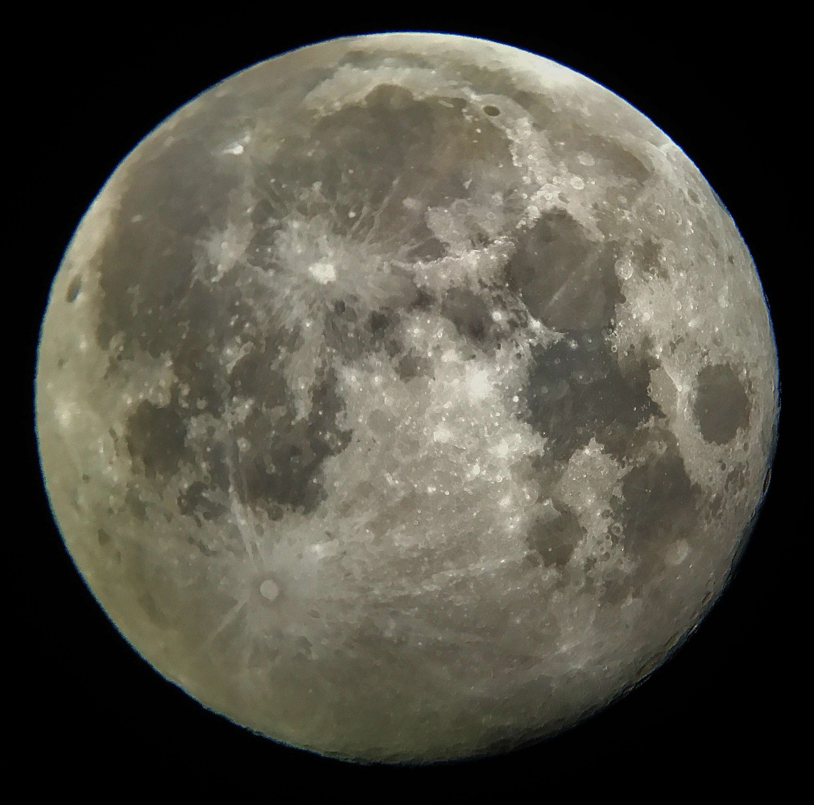 SAPR - Foto de la Luna llena del 12 de marzo de 2017 tomada por Josúe Rodríguez Colón