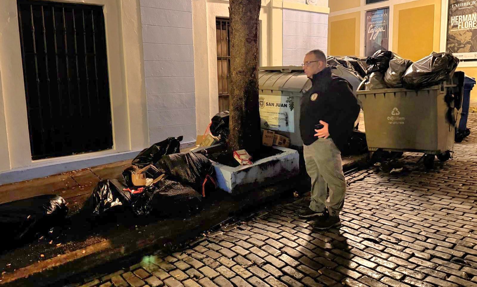 Policía Municipal de San Juan multa comercios en Viejo San Juan por mal ...